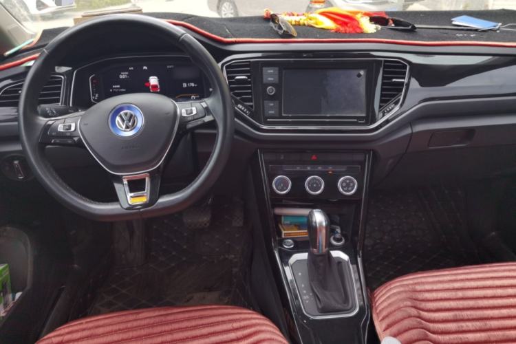 Used Volkswagen T-ROC 2020 280TSI DSG Two-Wheel Drive Comfort Version Center Console