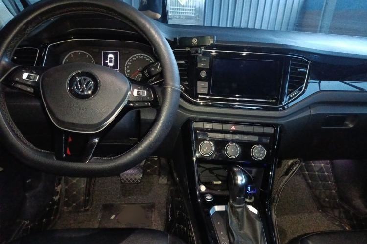 Used Volkswagen T-ROC 2020 280TSI DSG Two-Wheel Drive Comfort Version Center Console