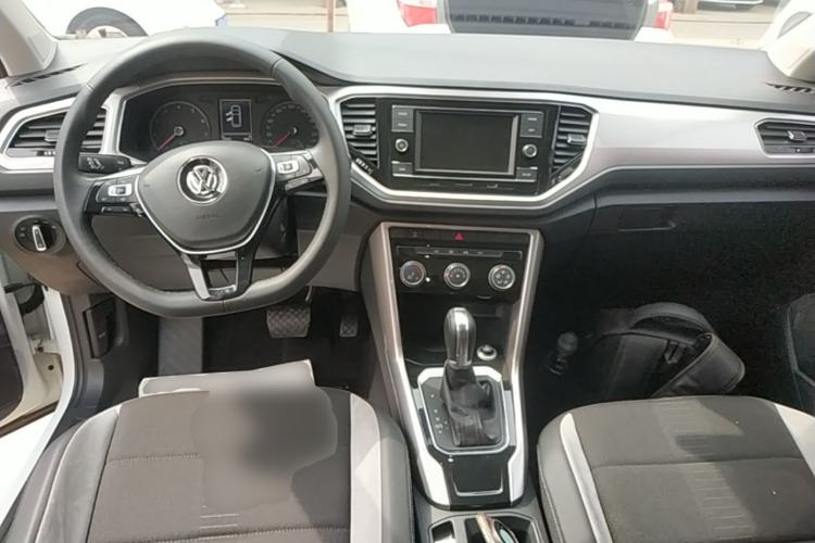 Used Volkswagen T-ROC 2020 230TSI DSG Two-Wheel Drive Advanced Version Center Console
