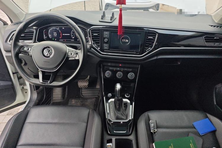 Used Volkswagen T-ROC 2020 280TSI DSG Two-Wheel Drive Comfort Version Center Console