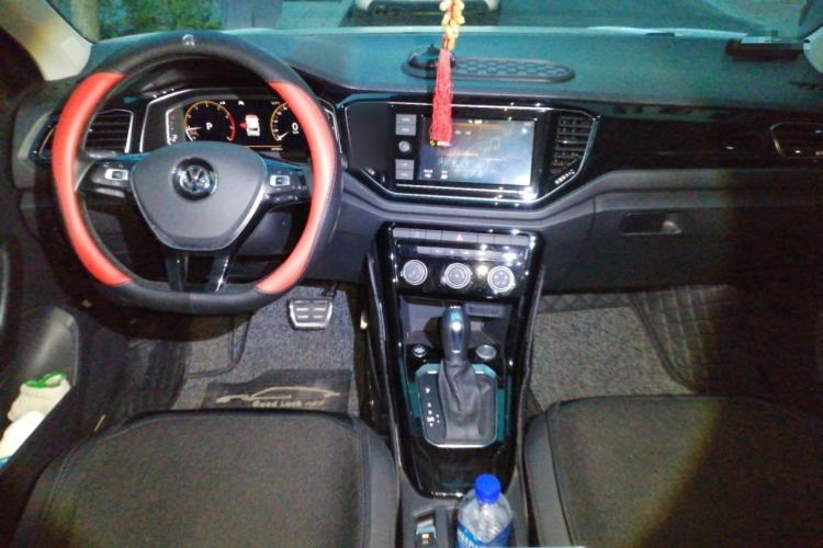 Used Volkswagen T-ROC 2020 280TSI DSG Two-Wheel Drive Comfort Version Center Console
