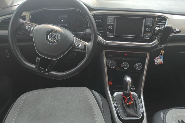 Used Volkswagen T-ROC 2020 230TSI DSG Two-Wheel Drive Advanced Version Center Console