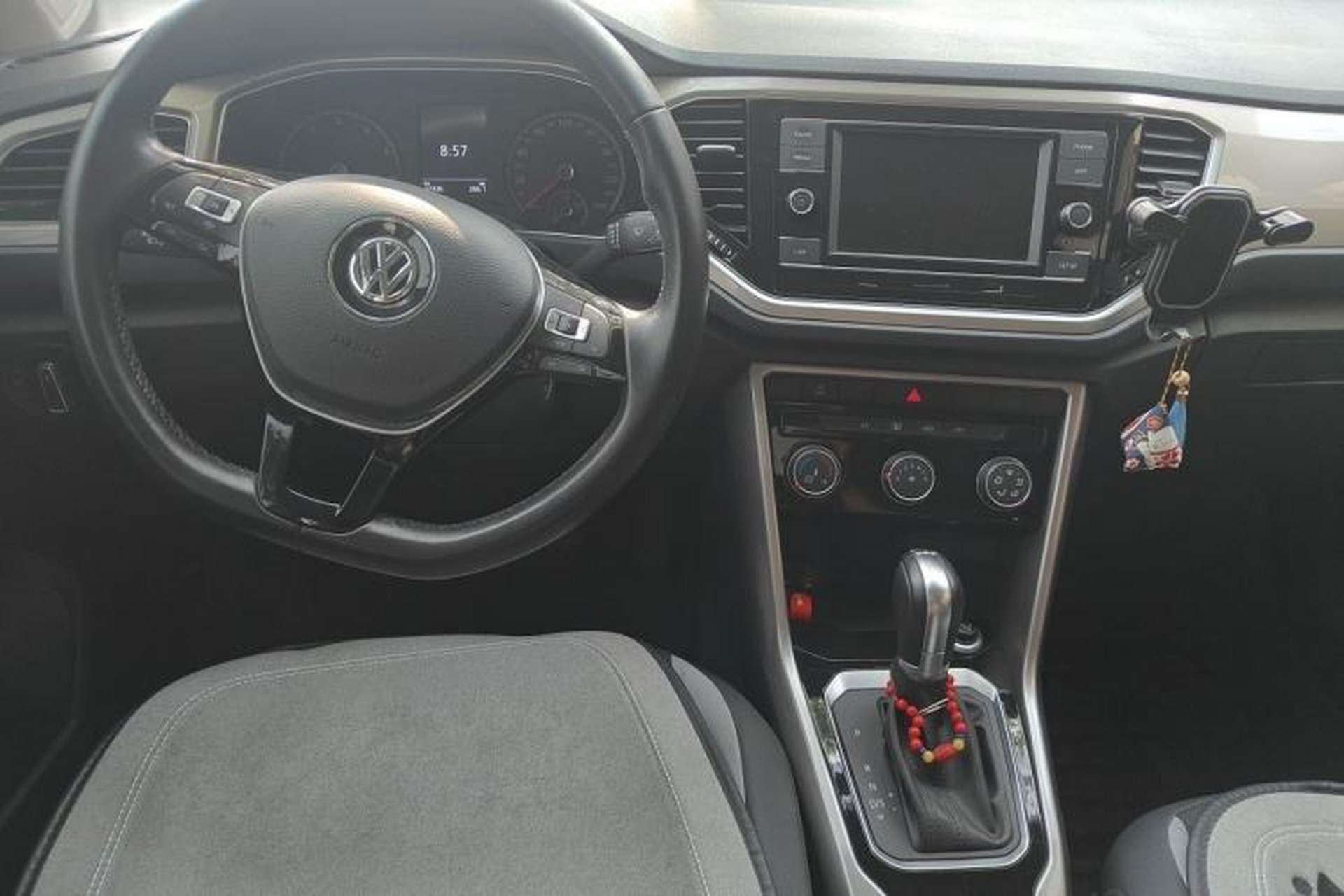 Used Volkswagen T-ROC 2020 230TSI DSG Two-Wheel Drive Advanced Version Center Console