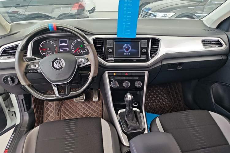 Used Volkswagen T-ROC 2020 280TSI DSG Two-Wheel-Drive Elite Version Center Console