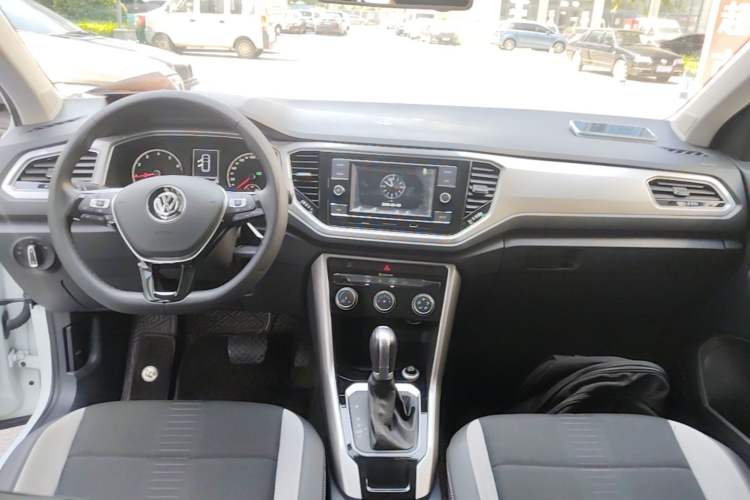 Used Volkswagen T-ROC 2020 230TSI DSG Two-Wheel Drive Advanced Version Center Console