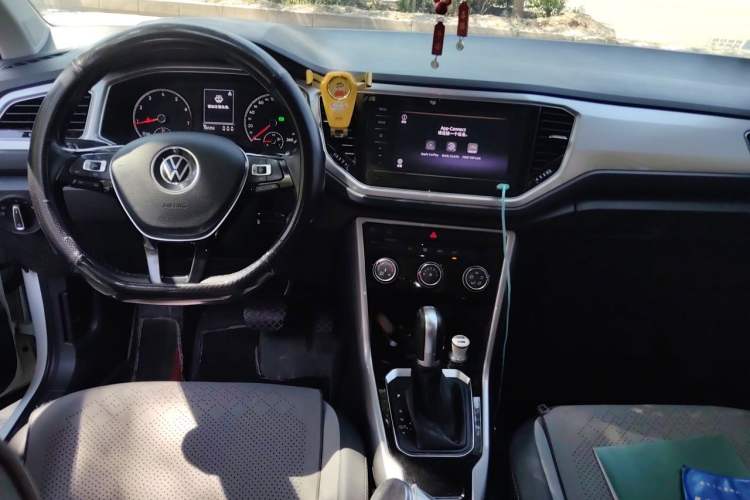 Used Volkswagen T-ROC 2020 280TSI DSG Two-Wheel-Drive Elite Version Center Console