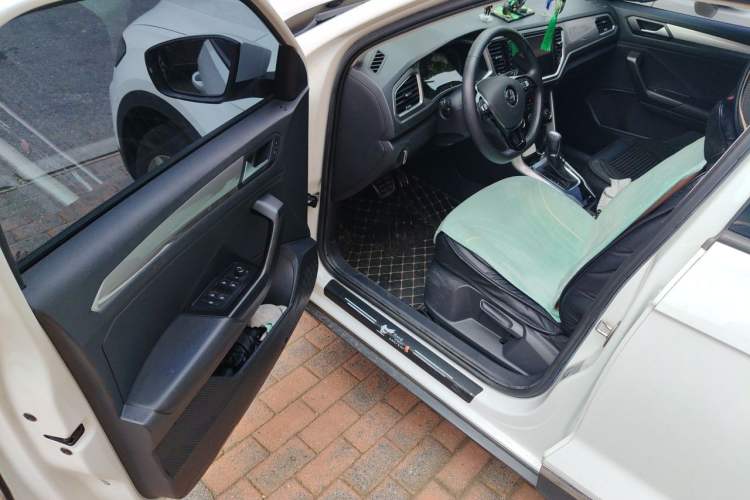 Used Volkswagen T-ROC 2020 230TSI DSG Two-Wheel Drive Advanced Version Driver Seat