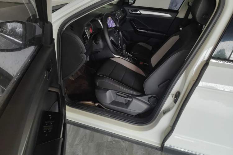Used Volkswagen T-ROC 2020 230TSI DSG Two-Wheel Drive Advanced Version Driver Seat