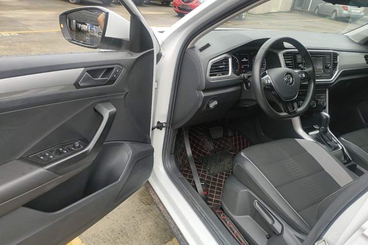 Used Volkswagen T-ROC 2020 230TSI DSG Two-Wheel Drive Advanced Version Driver Seat