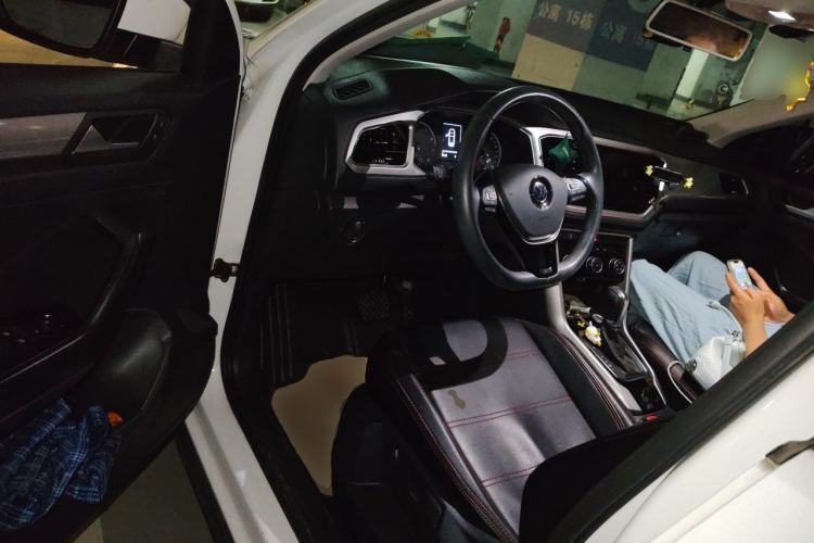 Used Volkswagen T-ROC 2020 230TSI DSG Two-Wheel Drive Advanced Version Driver Seat