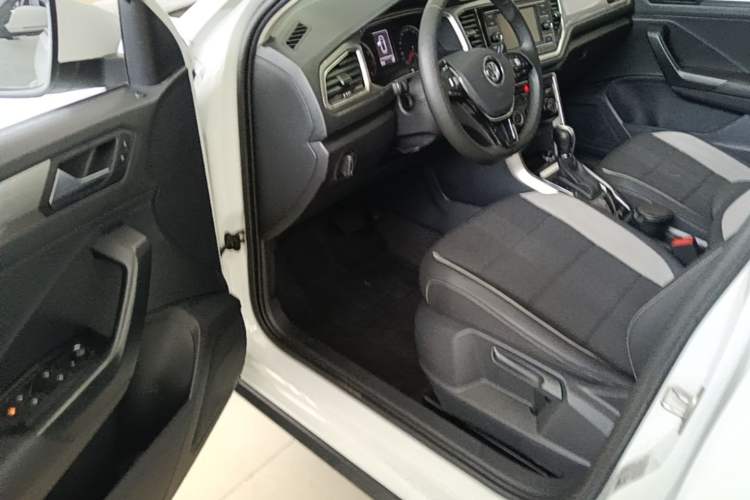 Used Volkswagen T-ROC 2020 230TSI DSG Two-Wheel Drive Advanced Version Driver Seat