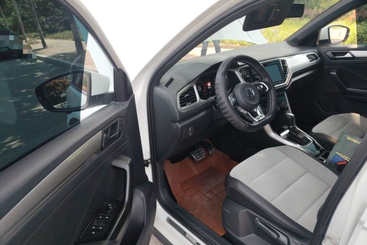 Used Volkswagen T-ROC 2020 280TSI DSG Two-Wheel Drive R-Line Pro Driver Seat