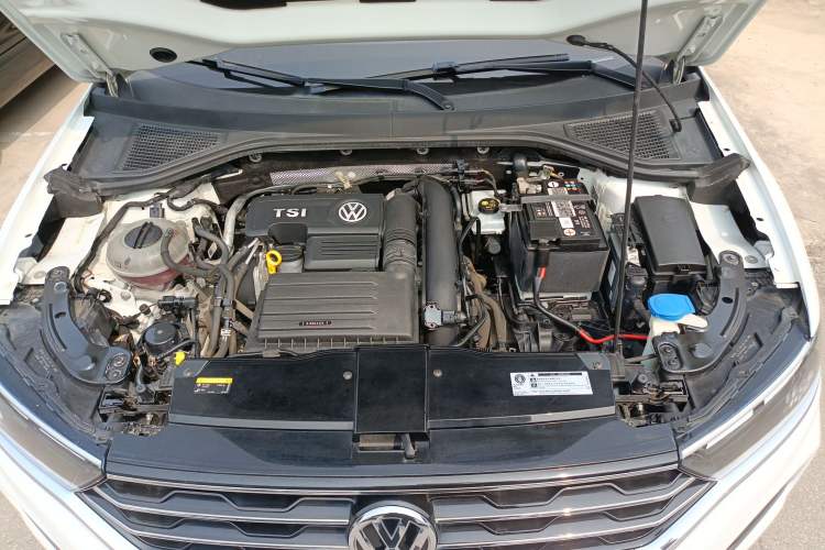 Used Volkswagen T-ROC 2020 230TSI DSG Two-Wheel Drive Advanced Version Engine Bay