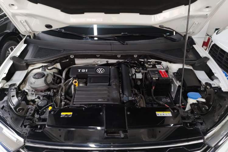 Used Volkswagen T-ROC 2020 230TSI DSG Two-Wheel Drive Advanced Version Engine Bay