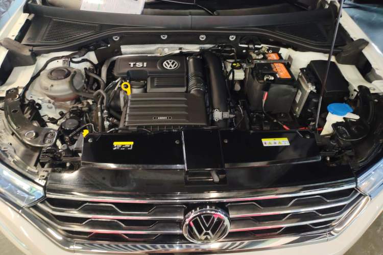 Used Volkswagen T-ROC 2020 280TSI DSG Two-Wheel-Drive Elite Version Engine Bay