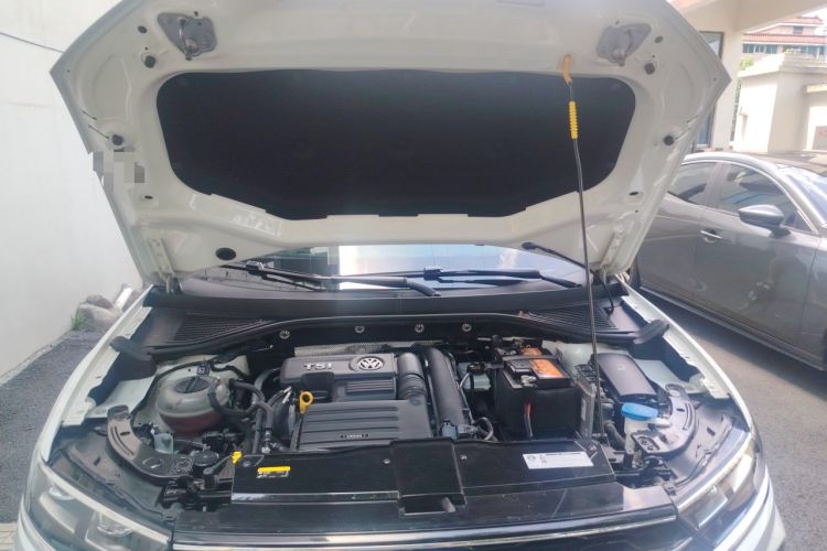 Used Volkswagen T-ROC 2020 230TSI DSG Two-Wheel Drive Advanced Version Engine Bay