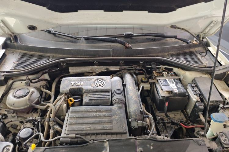 Used Volkswagen T-ROC 2020 230TSI DSG Two-Wheel Drive Advanced Version Engine Bay