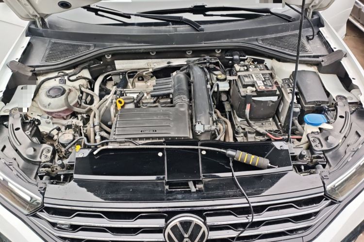 Used Volkswagen T-ROC 2020 280TSI DSG Two-Wheel Drive R-Line Pro Engine Bay