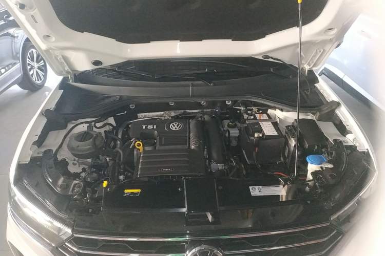 Used Volkswagen T-ROC 2020 280TSI DSG Two-Wheel-Drive Luxury Version Engine Bay