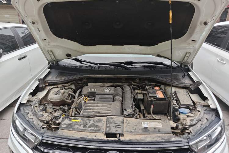 Used Volkswagen T-ROC 2020 230TSI DSG Two-Wheel Drive Advanced Version Engine Bay