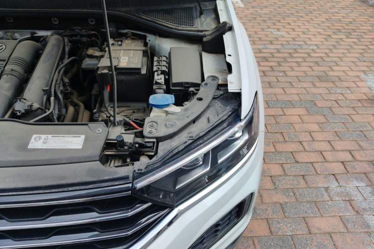 Used Volkswagen T-ROC 2020 230TSI DSG Two-Wheel Drive Advanced Version Engine Bay Left