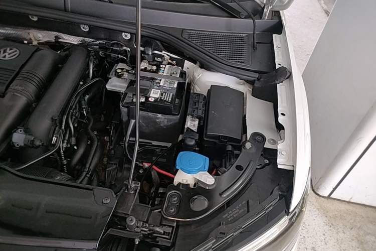 Used Volkswagen T-ROC 2020 230TSI DSG Two-Wheel Drive Advanced Version Engine Bay Left