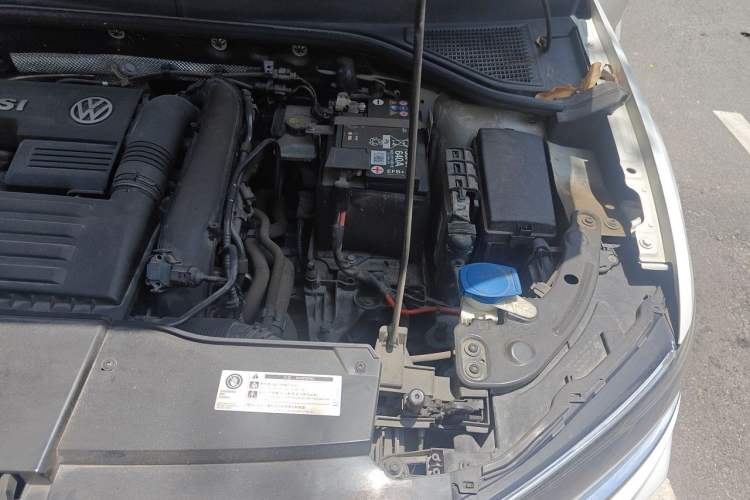 Used Volkswagen T-ROC 2020 280TSI DSG Two-Wheel Drive Comfort Version Engine Bay Left