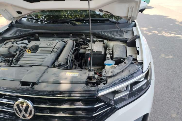 Used Volkswagen T-ROC 2020 280TSI DSG Two-Wheel Drive R-Line Pro Engine Bay Left