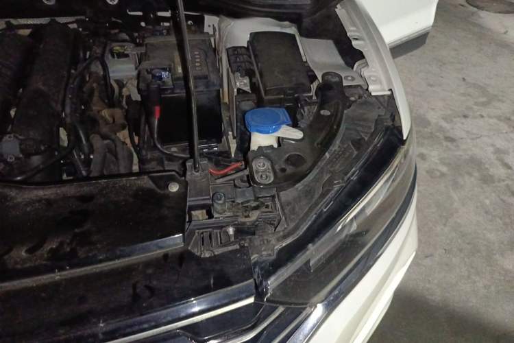 Used Volkswagen T-ROC 2020 280TSI DSG Two-Wheel Drive Comfort Version Engine Bay Left