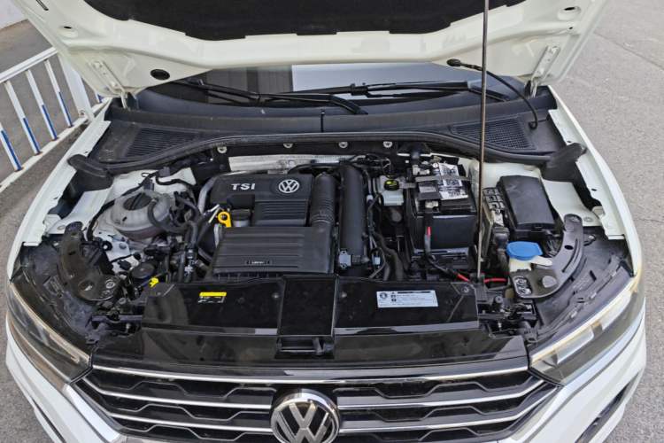 Used Volkswagen T-ROC 2020 230TSI DSG Two-Wheel Drive Advanced Version Engine Bay