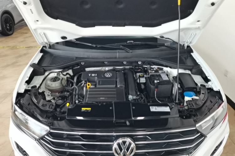 Used Volkswagen T-ROC 2020 230TSI DSG Two-Wheel Drive Advanced Version Engine Bay