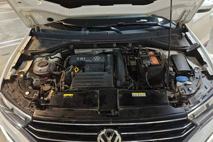 Used Volkswagen T-ROC 2020 280TSI DSG Two-Wheel Drive Comfort Version Engine Bay