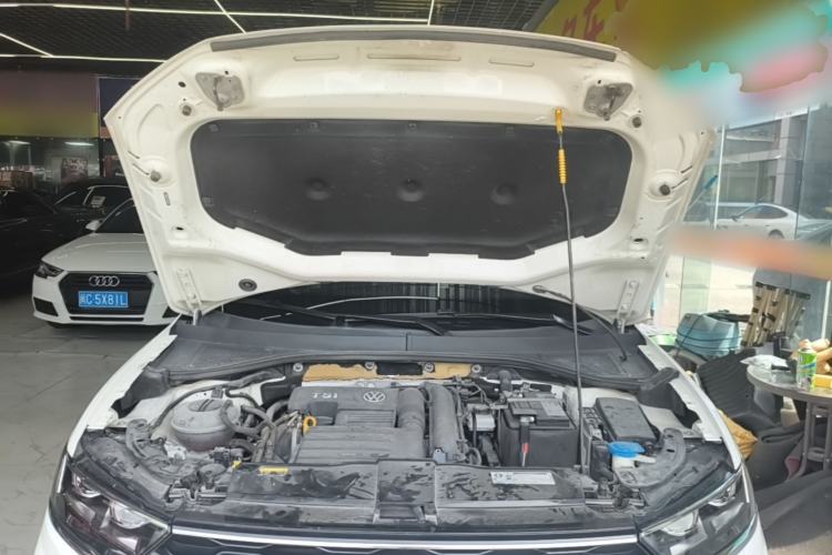 Used Volkswagen T-ROC 2020 230TSI DSG Two-Wheel Drive Advanced Version Engine Bay