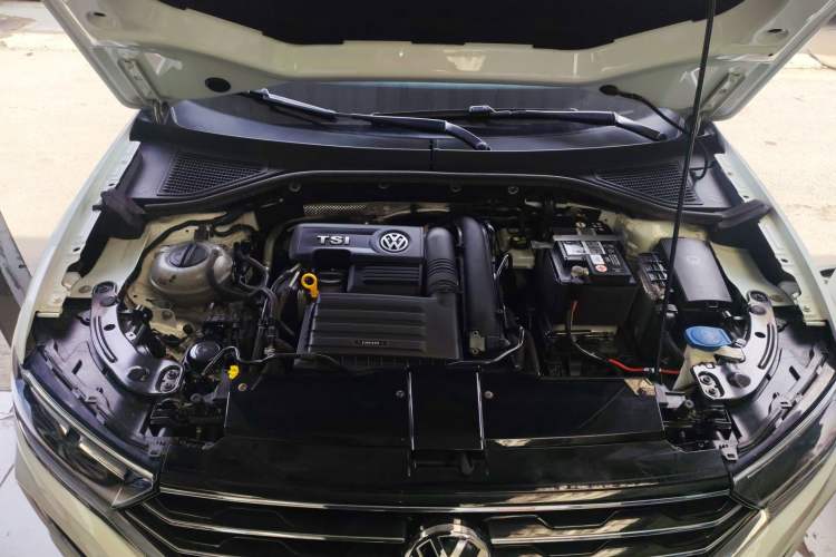 Used Volkswagen T-ROC 2020 230TSI DSG Two-Wheel Drive Advanced Version Engine Bay
