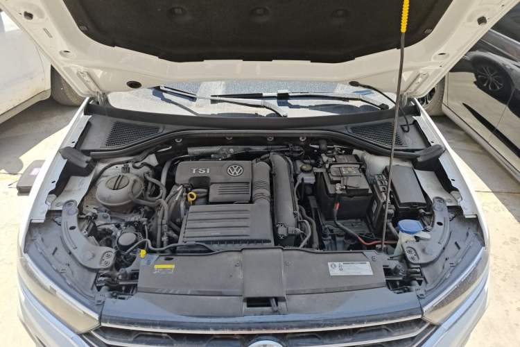 Used Volkswagen T-ROC 2020 280TSI DSG Two-Wheel-Drive Luxury Version Engine Bay