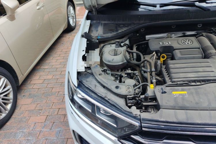 Used Volkswagen T-ROC 2020 230TSI DSG Two-Wheel Drive Advanced Version Engine Bay Right