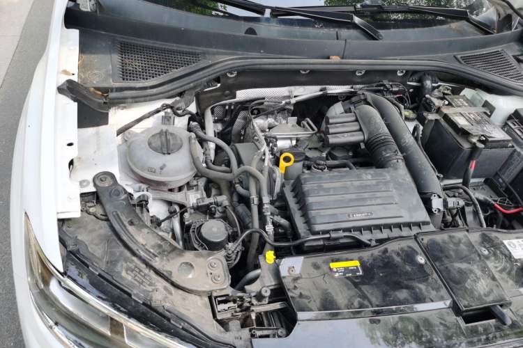 Used Volkswagen T-ROC 2020 230TSI DSG Two-Wheel Drive Advanced Version Engine Bay Right