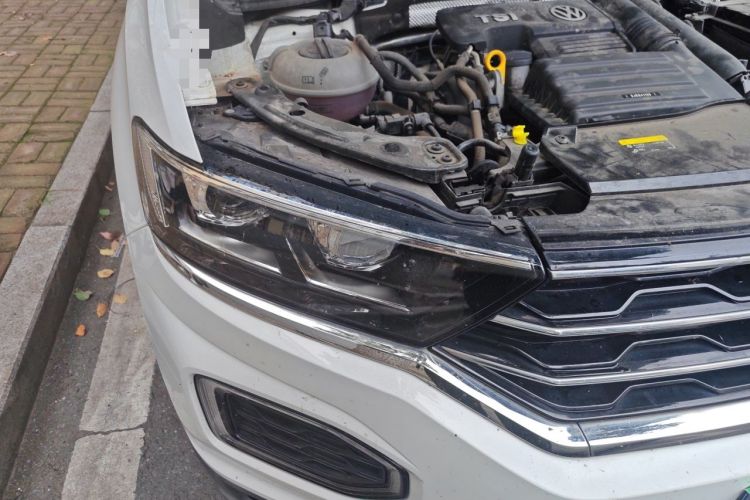Used Volkswagen T-ROC 2020 230TSI DSG Two-Wheel Drive Advanced Version Engine Bay Right