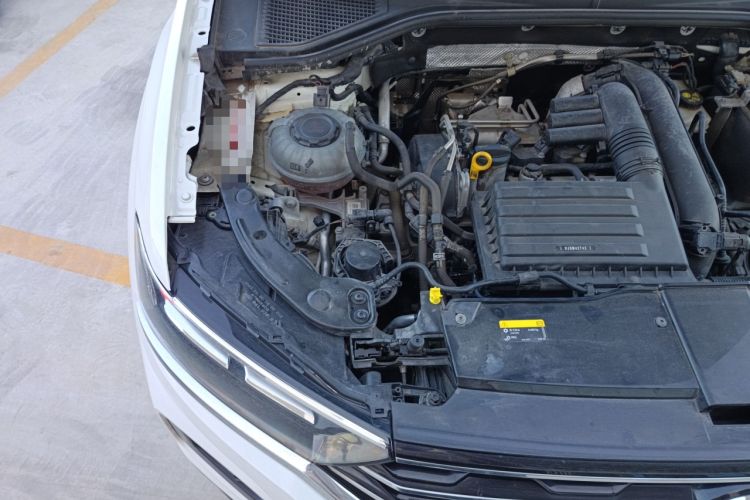 Used Volkswagen T-ROC 2020 280TSI DSG Two-Wheel-Drive Luxury Version Engine Bay Right