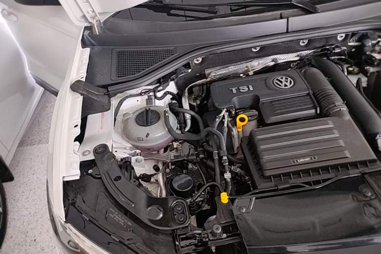 Used Volkswagen T-ROC 2020 230TSI DSG Two-Wheel Drive Advanced Version Engine Bay Right