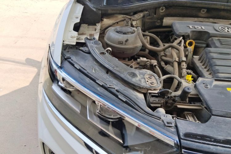 Used Volkswagen T-ROC 2020 230TSI DSG Two-Wheel Drive Advanced Version Engine Bay Right