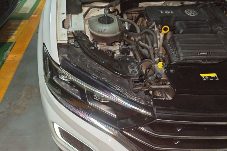 Used Volkswagen T-ROC 2020 230TSI DSG Two-Wheel Drive Advanced Version Engine Bay Right