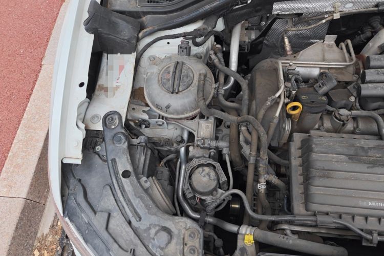 Used Volkswagen T-ROC 2020 280TSI DSG Two-Wheel Drive Comfort Version Engine Bay Right