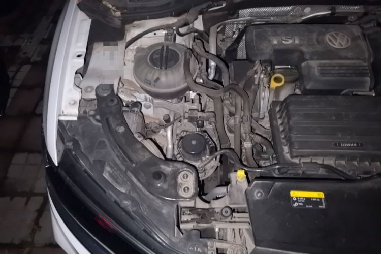 Used Volkswagen T-ROC 2020 280TSI DSG Two-Wheel Drive Comfort Version Engine Bay Right