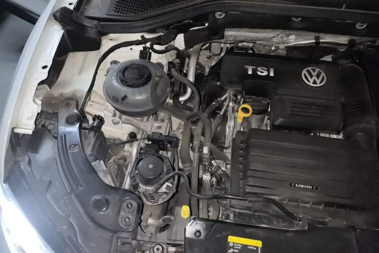 Used Volkswagen T-ROC 2020 280TSI DSG Two-Wheel Drive Comfort Version Engine Bay Right