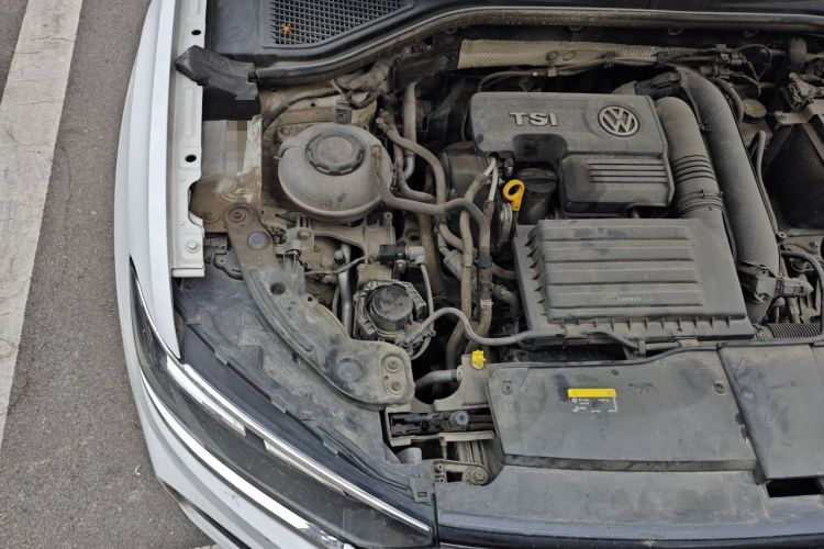 Used Volkswagen T-ROC 2020 230TSI DSG Two-Wheel Drive Advanced Version Engine Bay Right