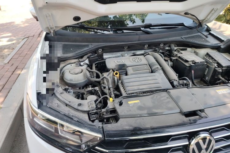 Used Volkswagen T-ROC 2020 280TSI DSG Two-Wheel Drive R-Line Pro Engine Bay Right
