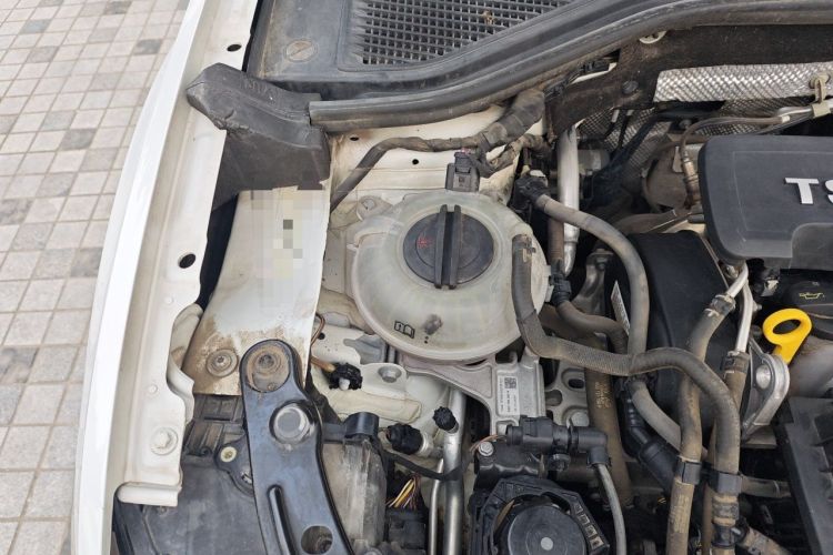Used Volkswagen T-ROC 2020 280TSI DSG Two-Wheel Drive Comfort Version Engine Bay Right
