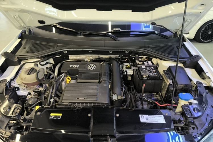 Used Volkswagen T-ROC 2020 230TSI DSG Two-Wheel Drive Advanced Version Engine Bay