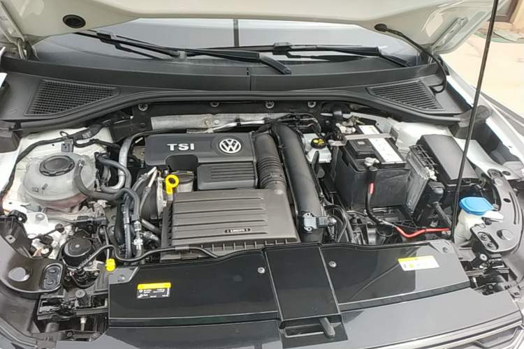 Used Volkswagen T-ROC 2020 230TSI DSG Two-Wheel Drive Advanced Version Engine Bay
